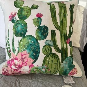 Decorative throw pillow NWT